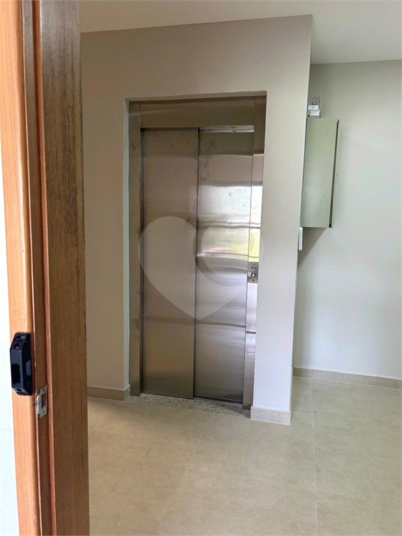 Apartamento à venda com 2 quartos, 62m² - Foto 4