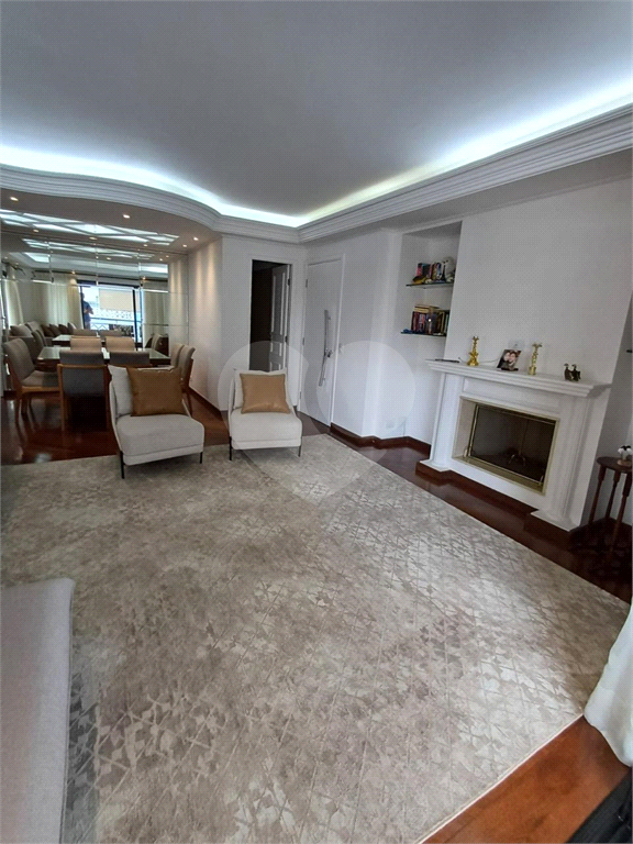 APARTAMENTO em TATUAPÉ