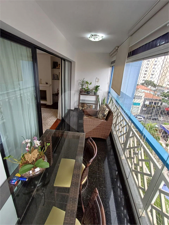 APARTAMENTO em TATUAPÉ