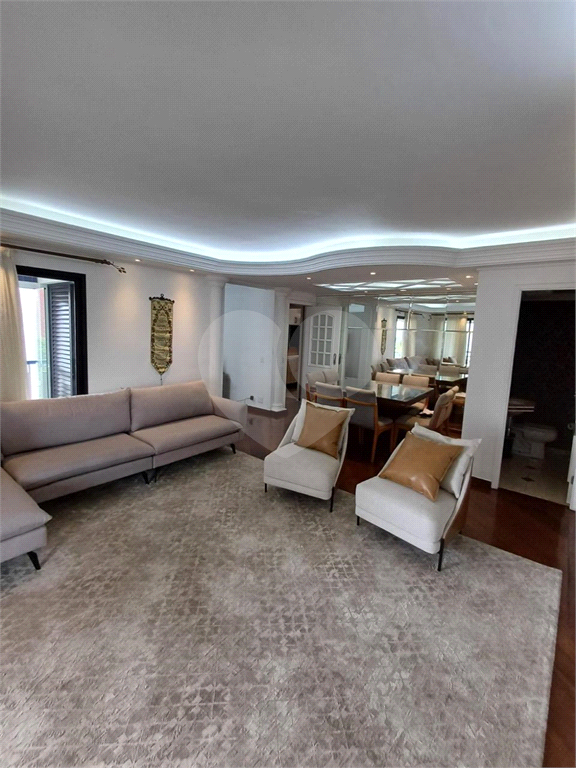 APARTAMENTO em TATUAPÉ