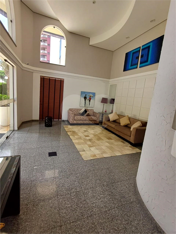 APARTAMENTO em TATUAPÉ