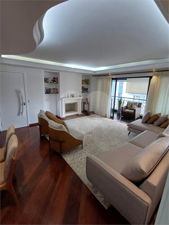 APARTAMENTO em TATUAPÉ