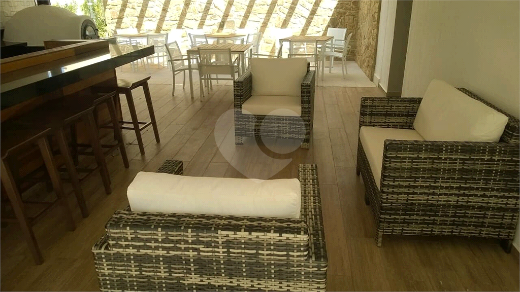 Apartamento para alugar com 2 quartos, 64m² - Foto 7