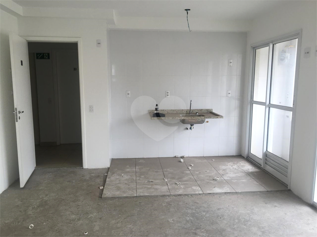 Apartamento /Studio novo ao lado do metro Santana