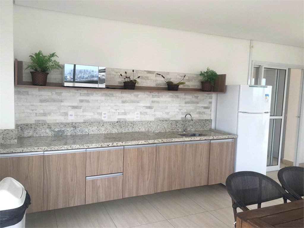 Apartamento /Studio novo ao lado do metro Santana