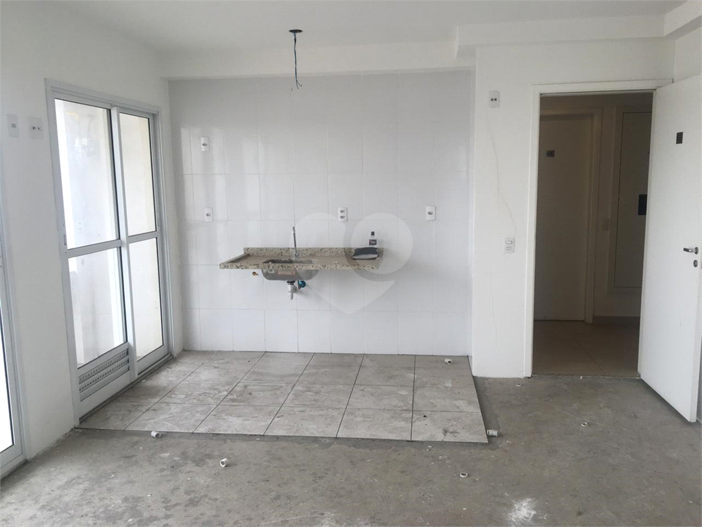 Apartamento /Studio novo ao lado do metro Santana