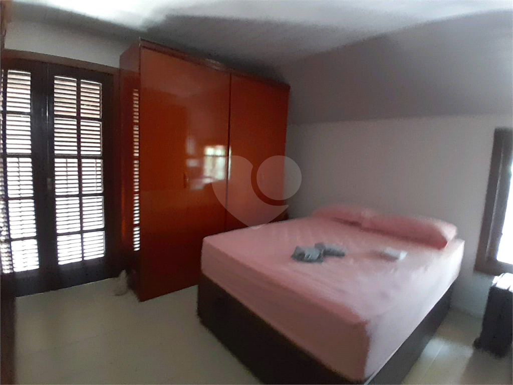 Casa de Condomínio à venda com 3 quartos, 250m² - Foto 5