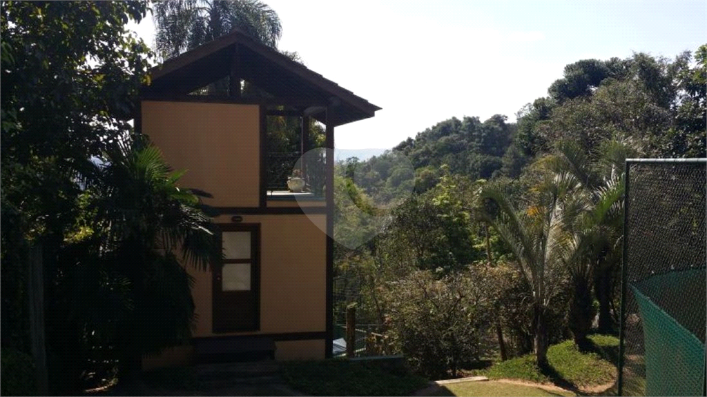 Casa à Venda Serra da Cantareira 3 quartos, piscina, área gourmet, quadra de tenis