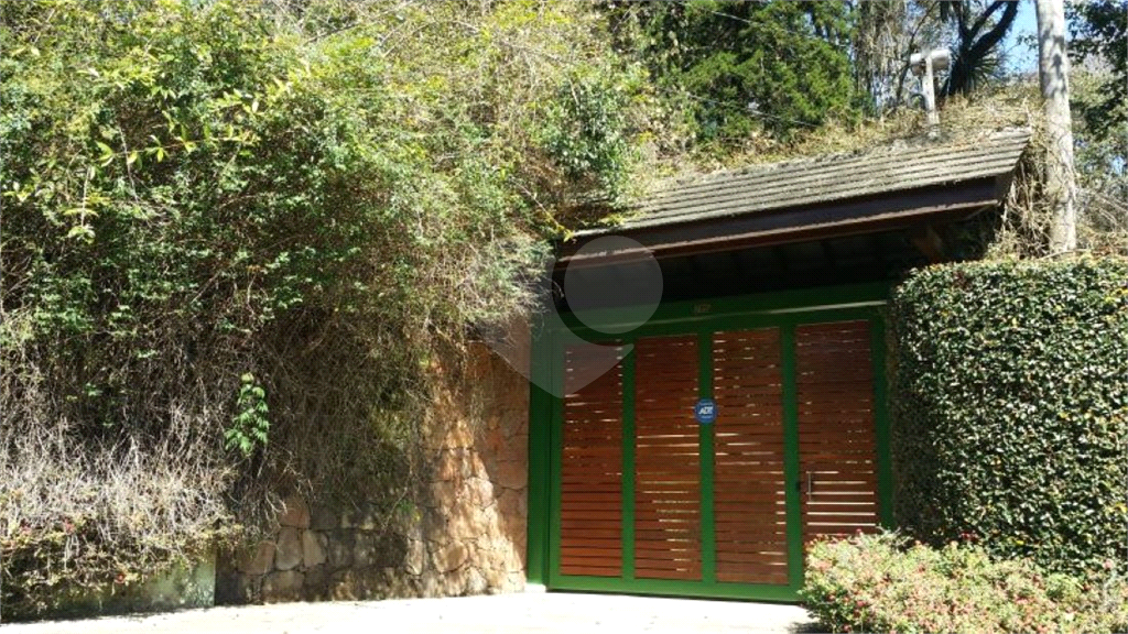 Casa à Venda Serra da Cantareira 3 quartos, piscina, área gourmet, quadra de tenis