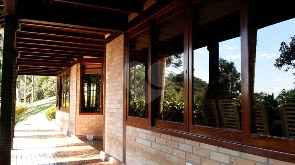 Casa à Venda Serra da Cantareira 3 quartos, piscina, área gourmet, quadra de tenis