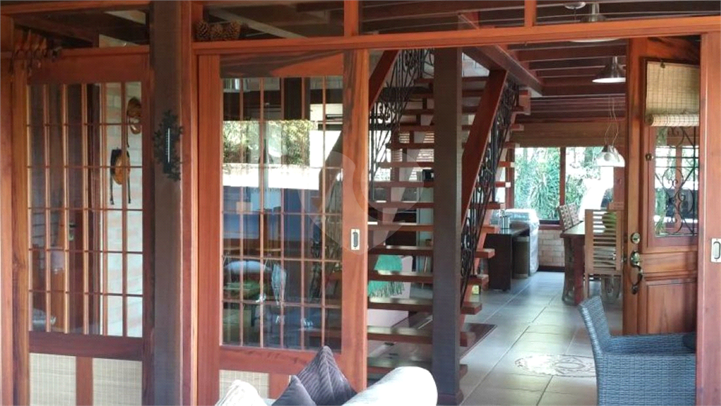 Casa à Venda Serra da Cantareira 3 quartos, piscina, área gourmet, quadra de tenis