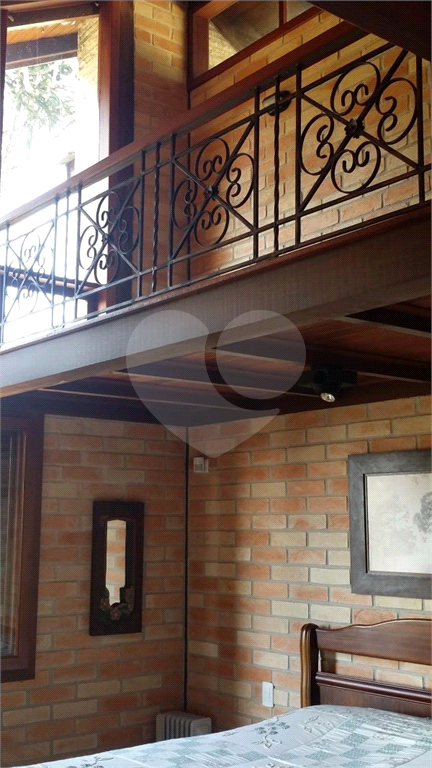 Casa à Venda Serra da Cantareira 3 quartos, piscina, área gourmet, quadra de tenis