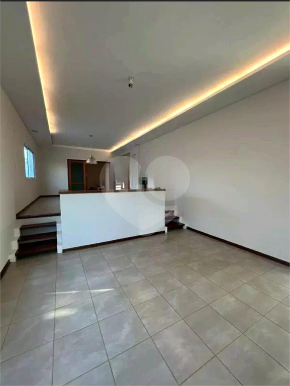 Casa de Condomínio para alugar, 320m² - Foto 17