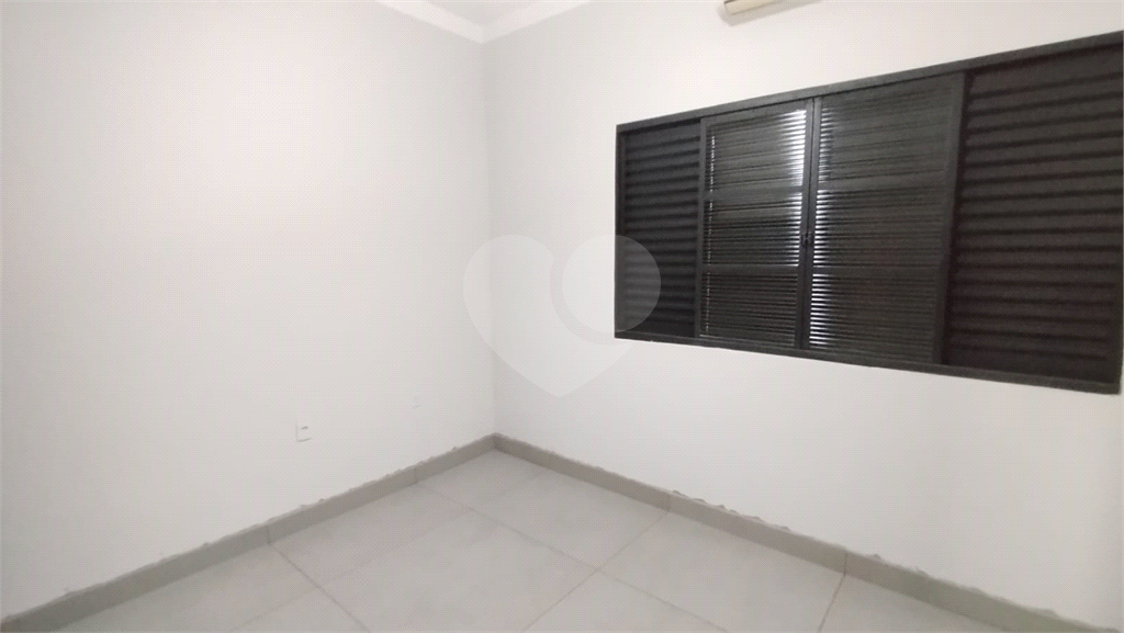 Casa para alugar com 3 quartos, 230m² - Foto 2