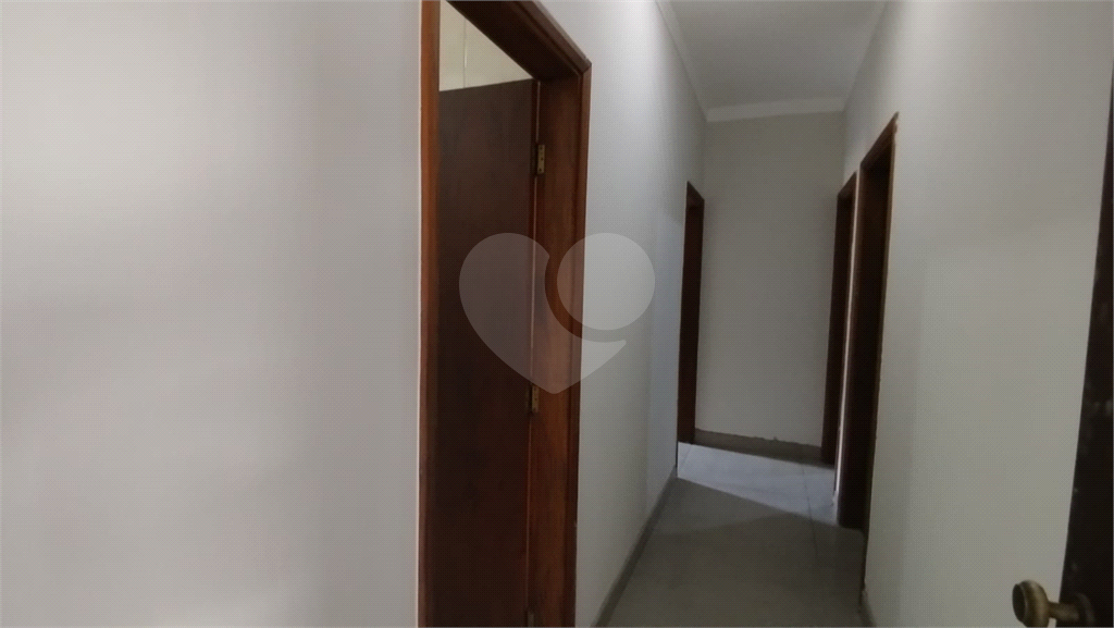 Casa para alugar com 3 quartos, 230m² - Foto 11