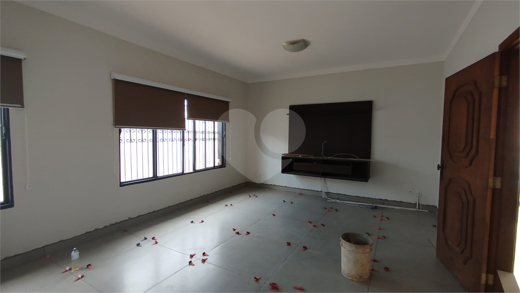 Casa para alugar com 3 quartos, 230m² - Foto 13