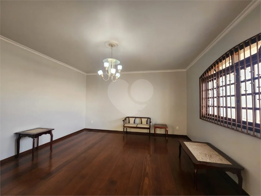 Casa à venda com 3 quartos, 193m² - Foto 3