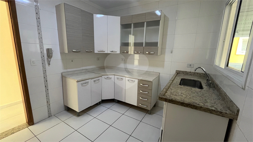 Apartamento para alugar com 3 quartos, 70m² - Foto 7