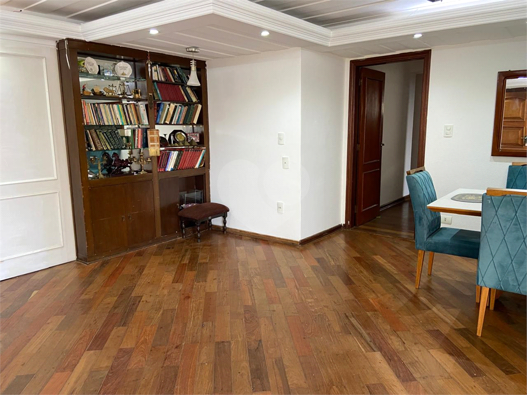 Apartamento à venda com 3 quartos, 110m² - Foto 3