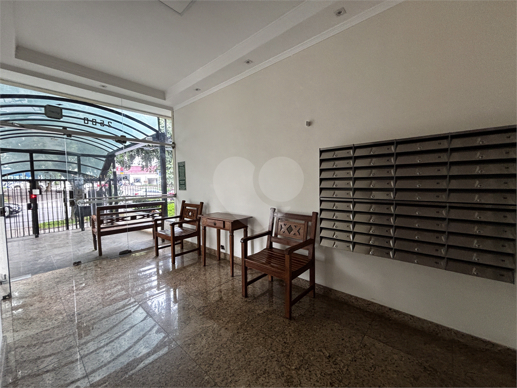 Apartamento na Avenida Braz Leme, Santana com 2 dormitórios e 1 vaga