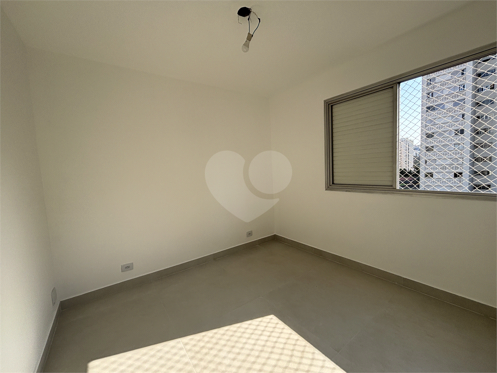 Apartamento na Avenida Braz Leme, Santana com 2 dormitórios e 1 vaga