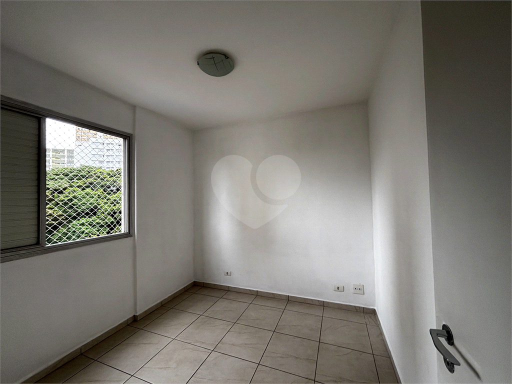 Apartamento na Avenida Braz Leme, Santana com 2 dormitórios e 1 vaga
