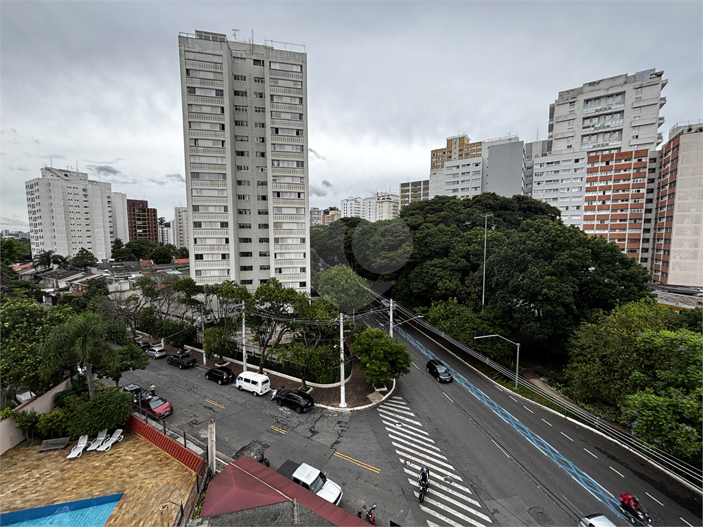 Apartamento na Avenida Braz Leme, Santana com 2 dormitórios e 1 vaga