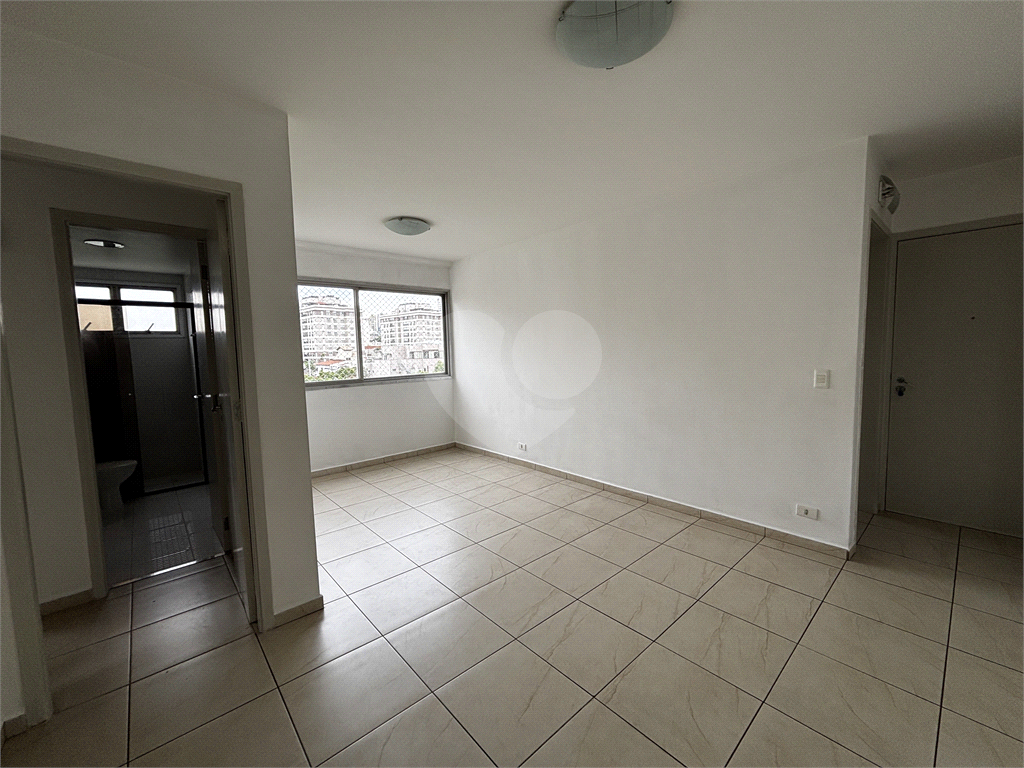 Apartamento na Avenida Braz Leme, Santana com 2 dormitórios e 1 vaga