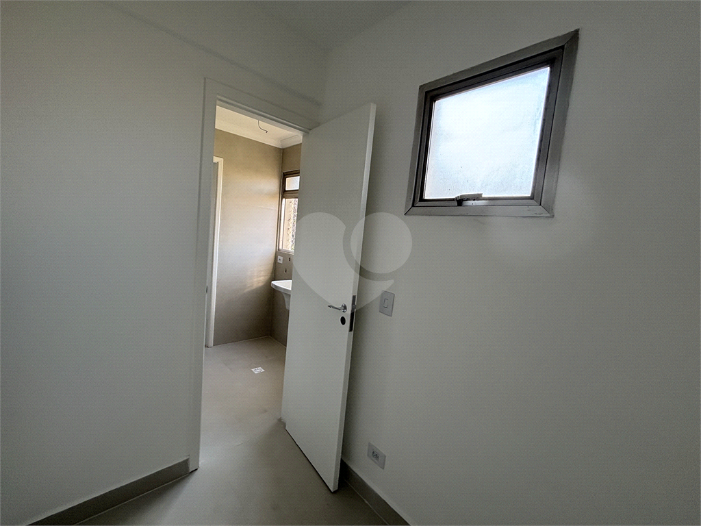 Apartamento na Avenida Braz Leme, Santana com 2 dormitórios e 1 vaga