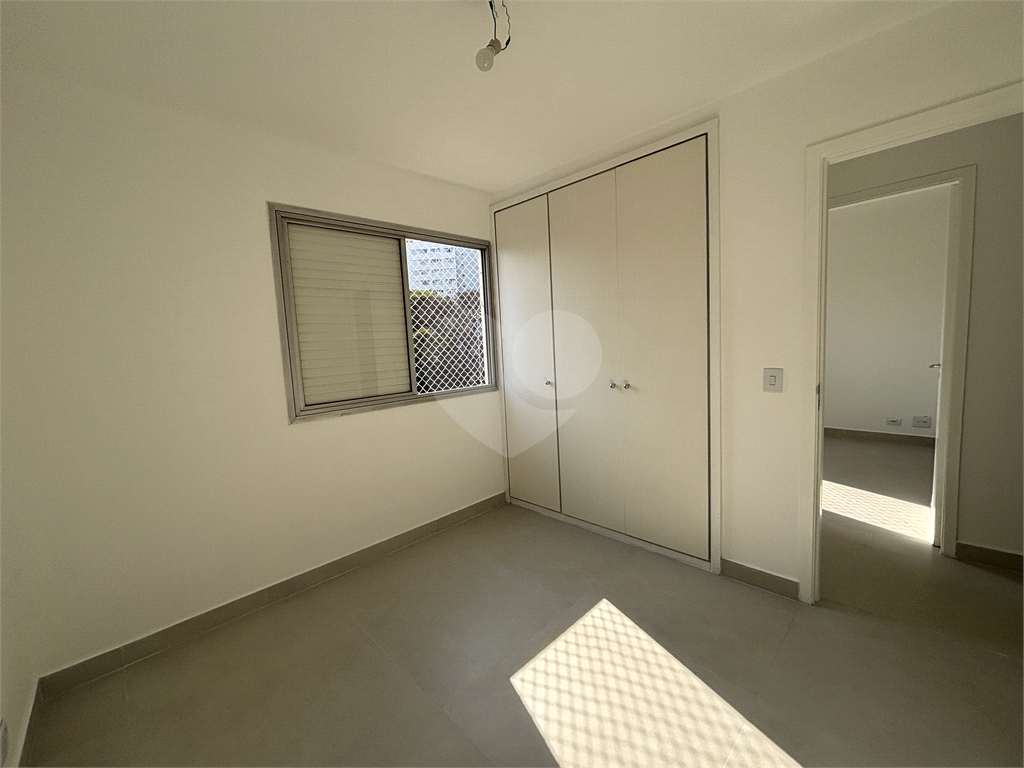 Apartamento na Avenida Braz Leme, Santana com 2 dormitórios e 1 vaga