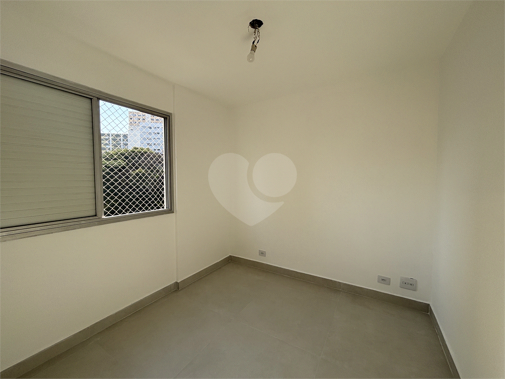 Apartamento na Avenida Braz Leme, Santana com 2 dormitórios e 1 vaga