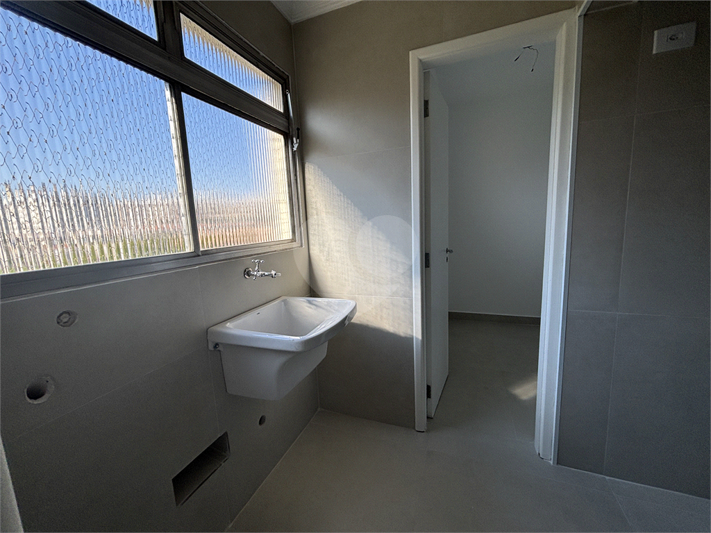 Apartamento na Avenida Braz Leme, Santana com 2 dormitórios e 1 vaga