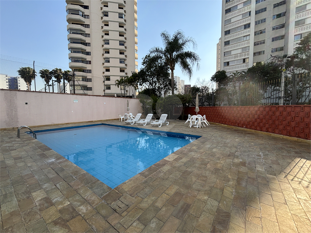 Apartamento na Avenida Braz Leme, Santana com 2 dormitórios e 1 vaga