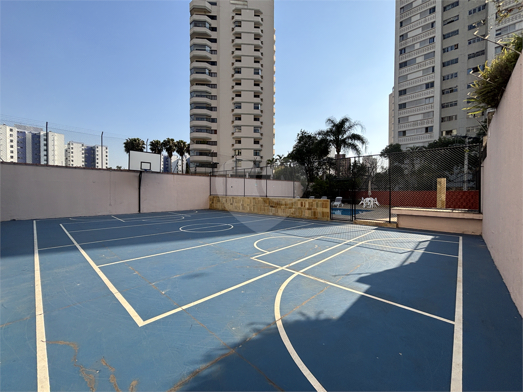 Apartamento na Avenida Braz Leme, Santana com 2 dormitórios e 1 vaga