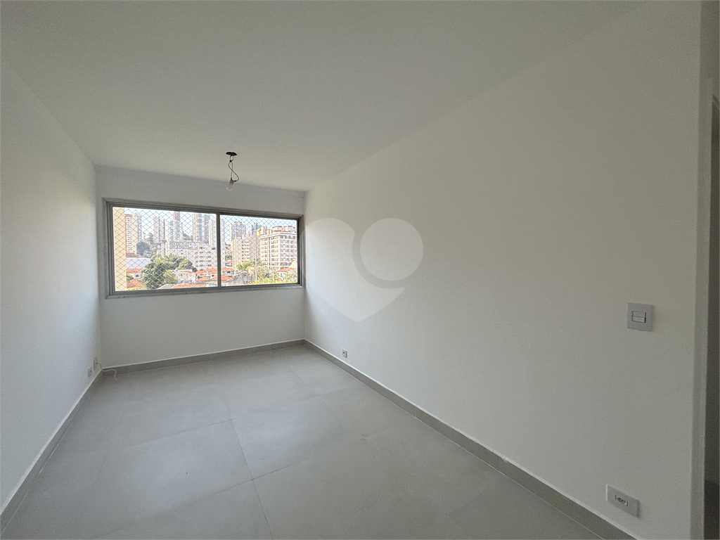 Apartamento na Avenida Braz Leme, Santana com 2 dormitórios e 1 vaga