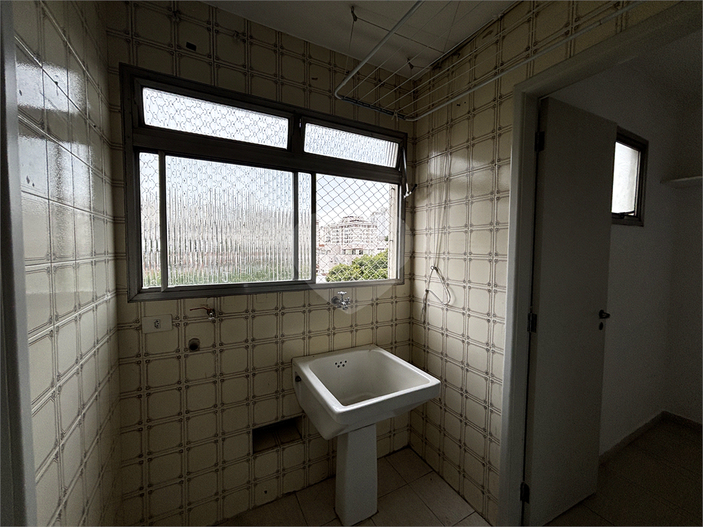 Apartamento na Avenida Braz Leme, Santana com 2 dormitórios e 1 vaga