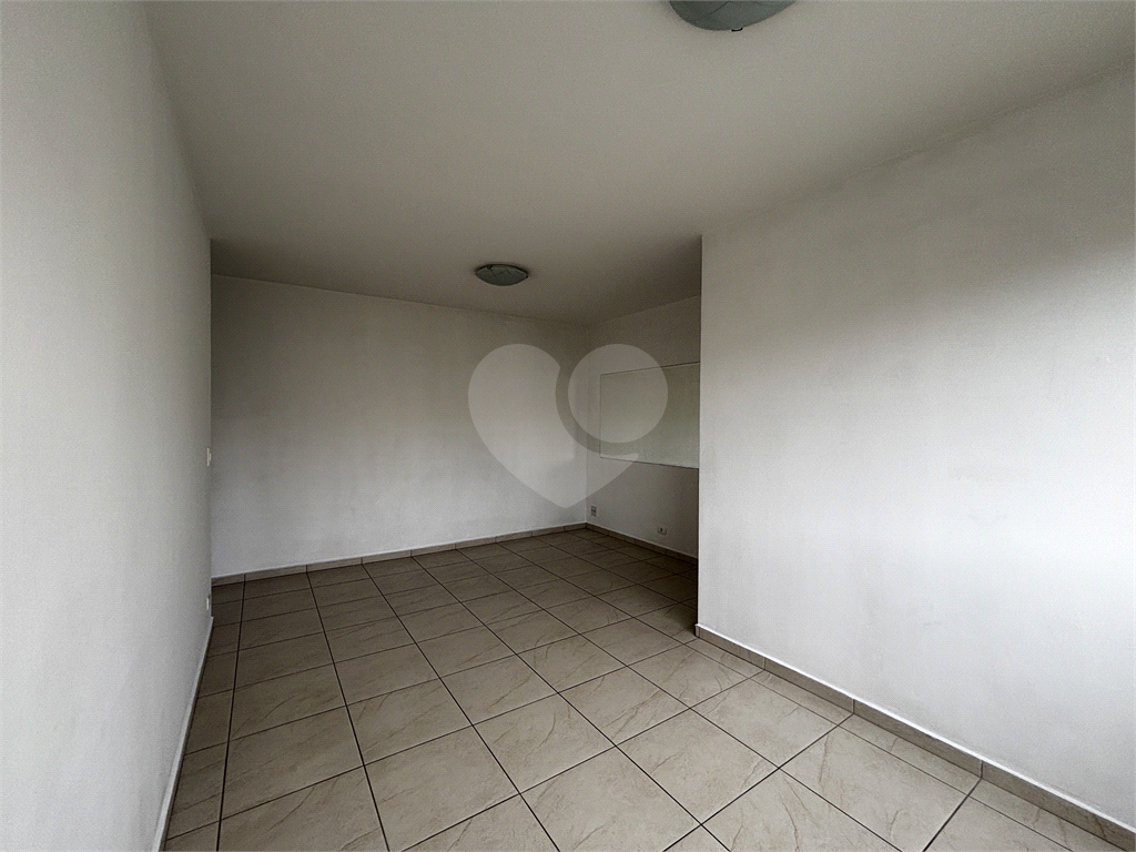 Apartamento na Avenida Braz Leme, Santana com 2 dormitórios e 1 vaga