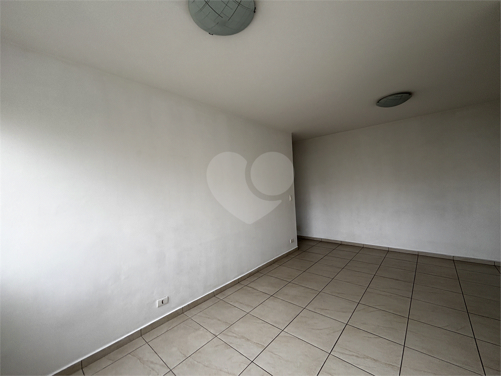 Apartamento na Avenida Braz Leme, Santana com 2 dormitórios e 1 vaga