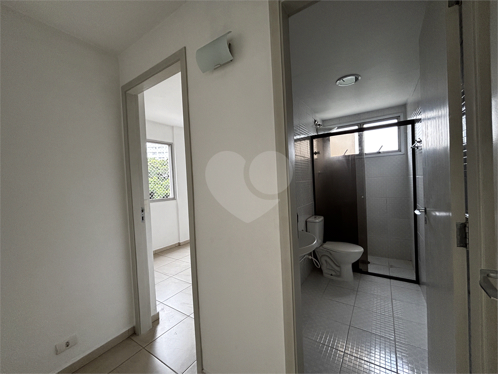 Apartamento na Avenida Braz Leme, Santana com 2 dormitórios e 1 vaga