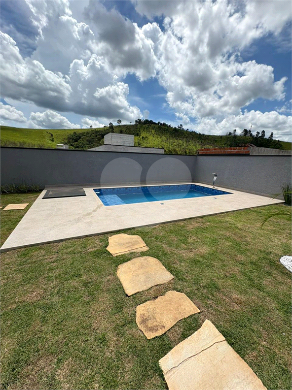 Casa à venda com 3 quartos, 146m² - Foto 2