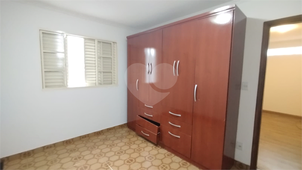 Casa para alugar com 3 quartos, 120m² - Foto 12