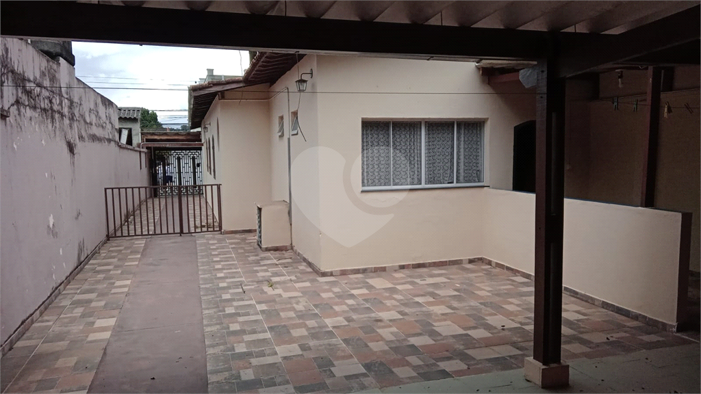 Casa à venda com 3 quartos, 100m² - Foto 5