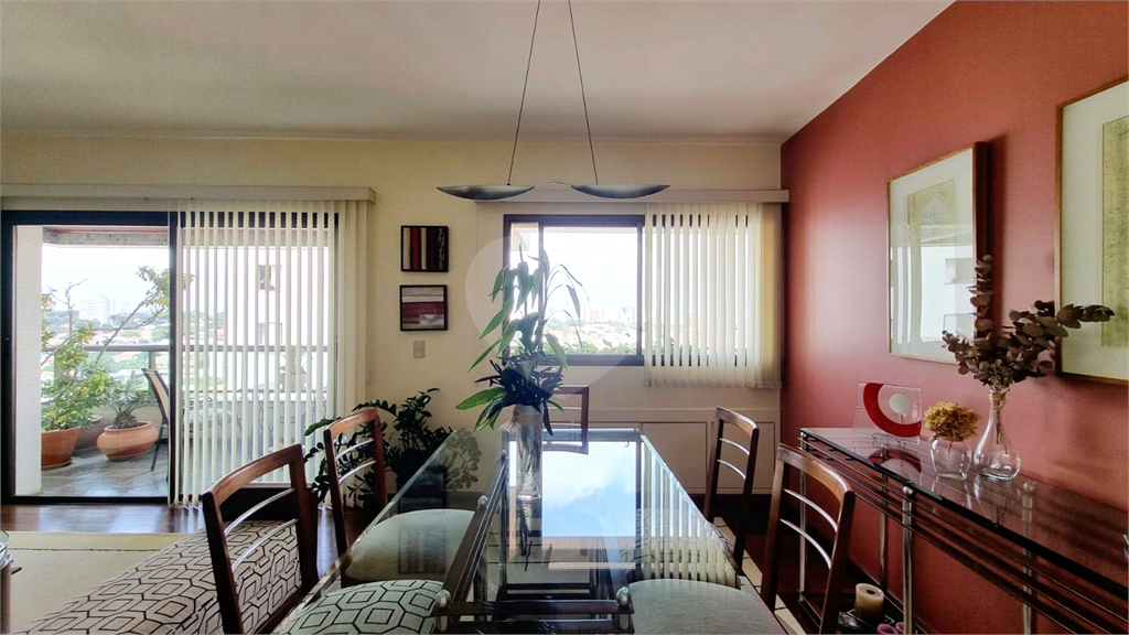 Apartamento à venda | 117 m² | 3 dormitórios (1 suíte) | 2 vagas no Bairro Mirandópolis |