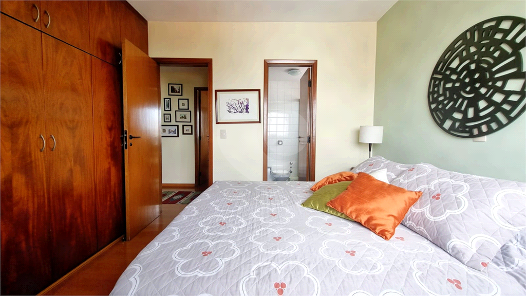 Apartamento à venda | 117 m² | 3 dormitórios (1 suíte) | 2 vagas no Bairro Mirandópolis |