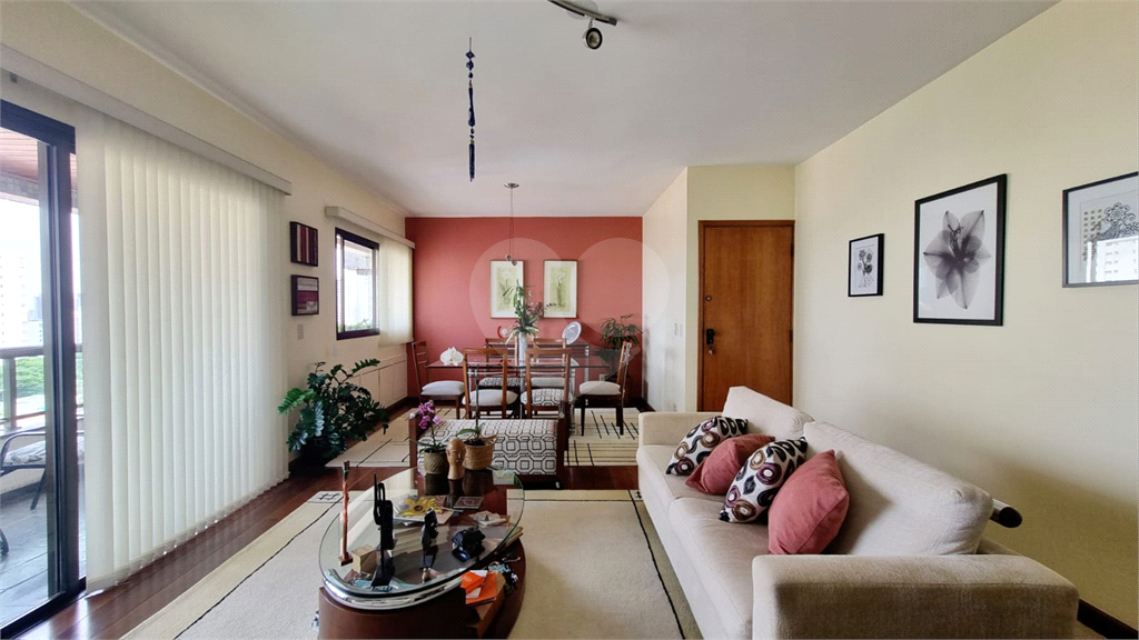 Apartamento à venda | 117 m² | 3 dormitórios (1 suíte) | 2 vagas no Bairro Mirandópolis |