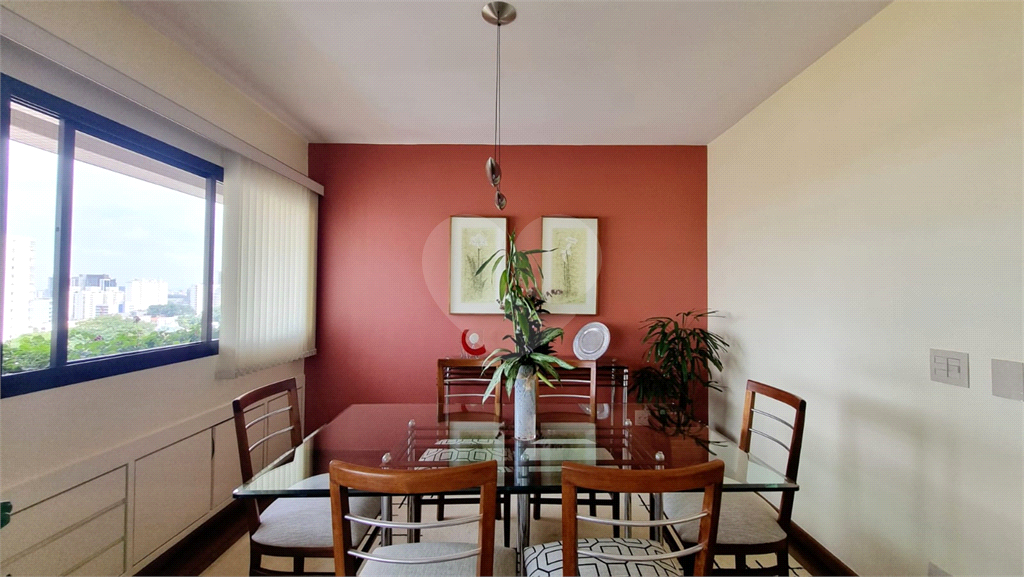Apartamento à venda | 117 m² | 3 dormitórios (1 suíte) | 2 vagas no Bairro Mirandópolis |