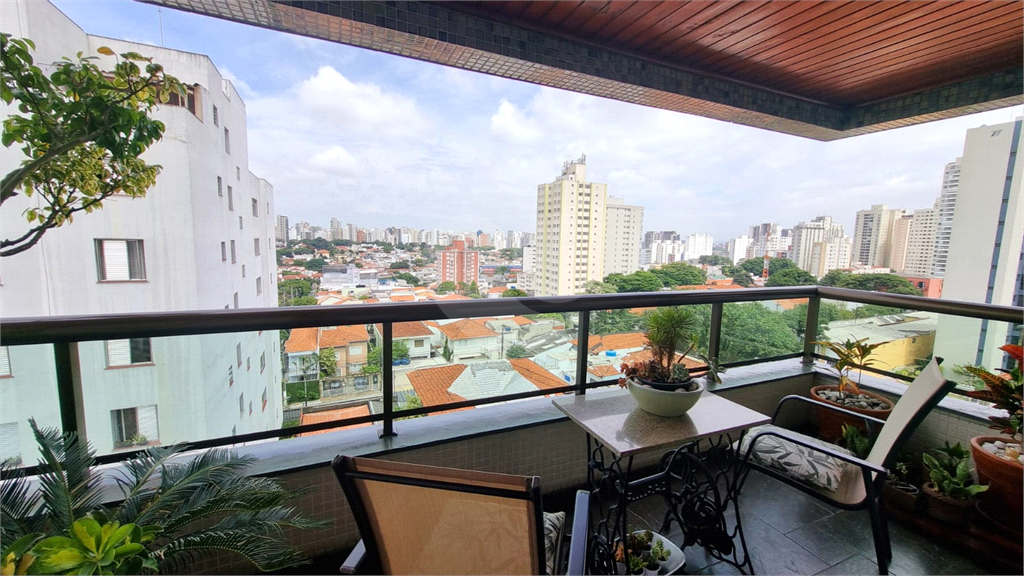 Apartamento à venda | 117 m² | 3 dormitórios (1 suíte) | 2 vagas no Bairro Mirandópolis |