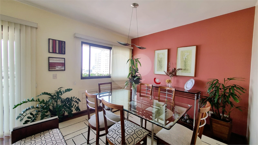 Apartamento à venda | 117 m² | 3 dormitórios (1 suíte) | 2 vagas no Bairro Mirandópolis |
