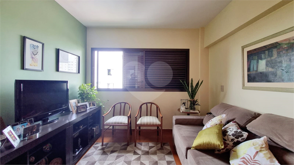 Apartamento à venda | 117 m² | 3 dormitórios (1 suíte) | 2 vagas no Bairro Mirandópolis |