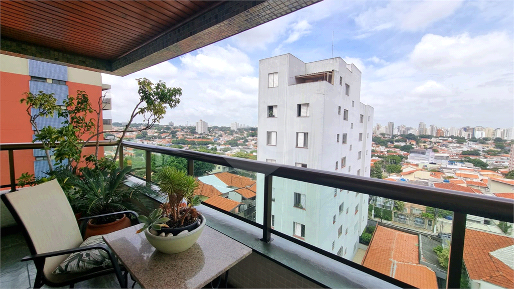Apartamento à venda | 117 m² | 3 dormitórios (1 suíte) | 2 vagas no Bairro Mirandópolis |